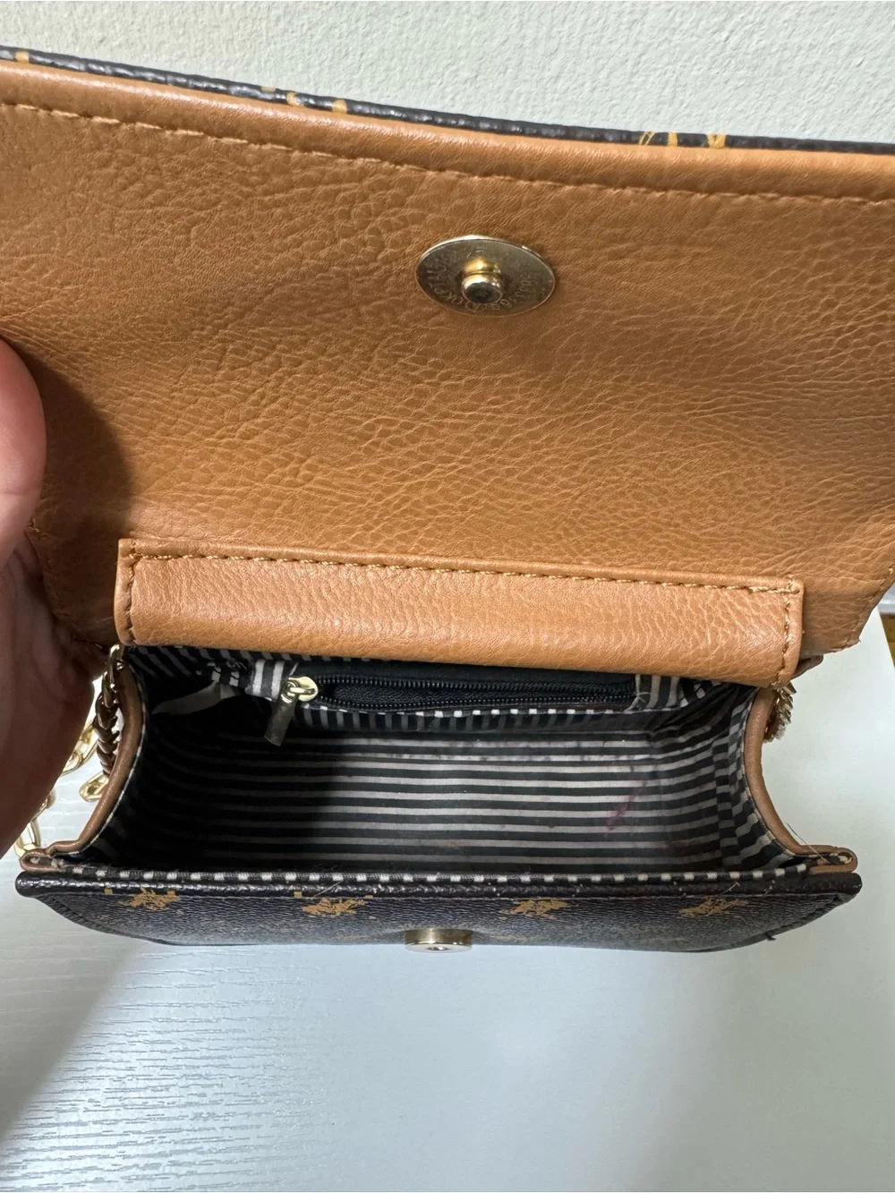 Beverly Hills Polo Club compact crossbody